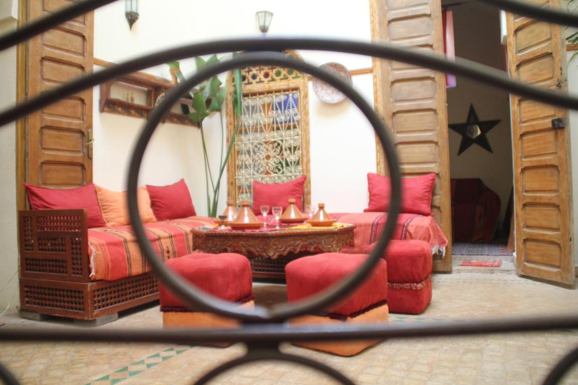 La Maison Des Lallas Hotel Sefrou Bagian luar foto